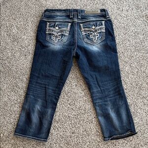 Rock Revival Indigo Capri Jeans with Detailed Stitching